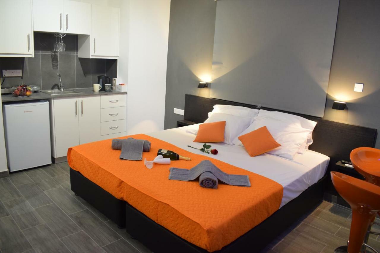 Takis Apartments أيا نابا المظهر الخارجي الصورة