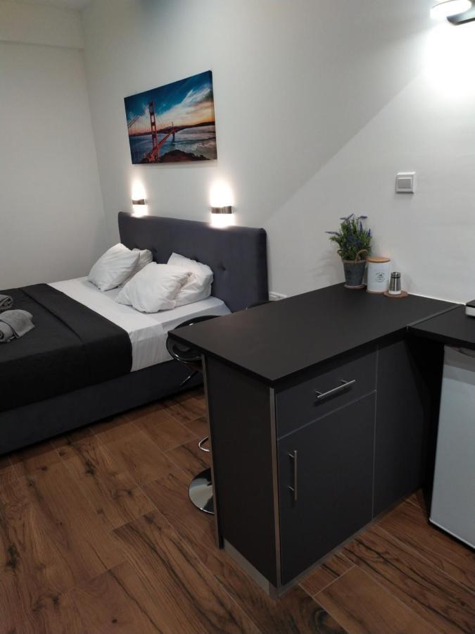 Takis Apartments أيا نابا المظهر الخارجي الصورة